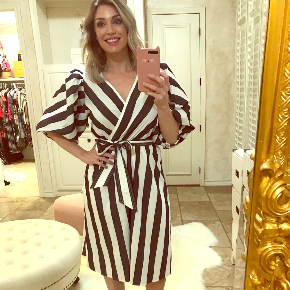 ⚫️⚪️Trina Turk puff sleeve dress